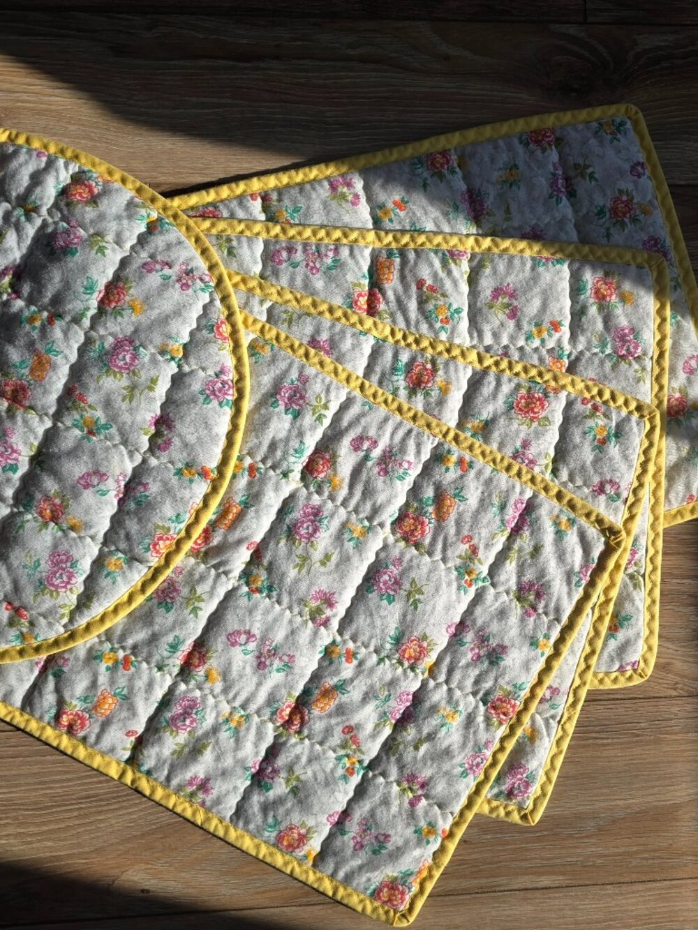 Vintage Floral Quilted Placemats with  Matching Round Center
